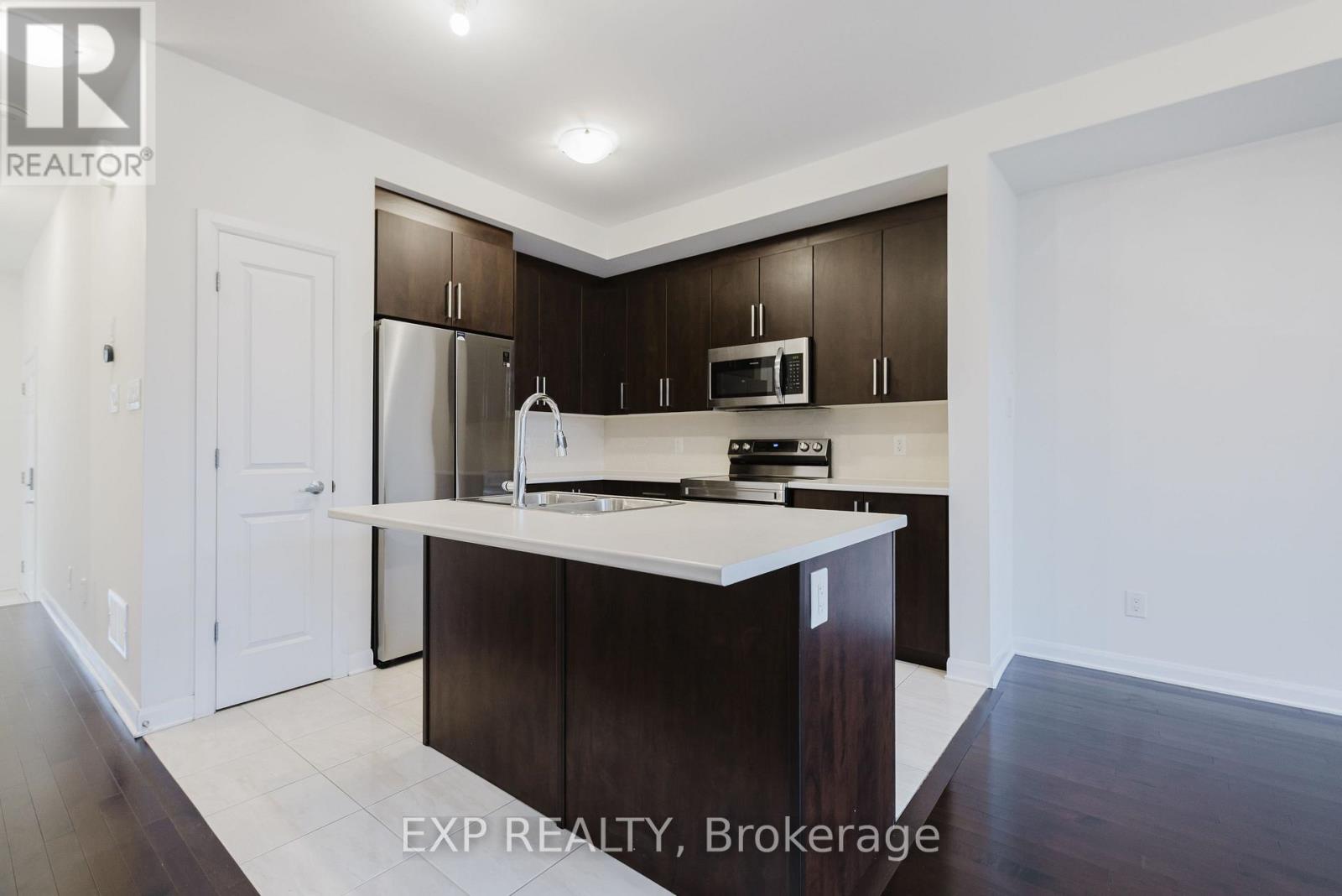 92 Natare Place, Ottawa, Ontario  K2T 0P2 - Photo 12 - X12372758