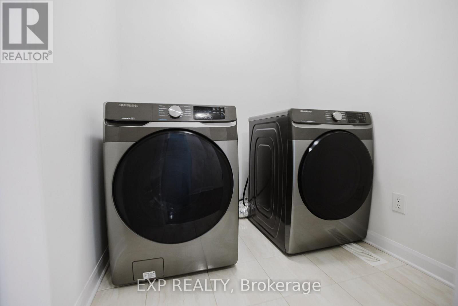 92 Natare Place, Ottawa, Ontario  K2T 0P2 - Photo 27 - X12372758