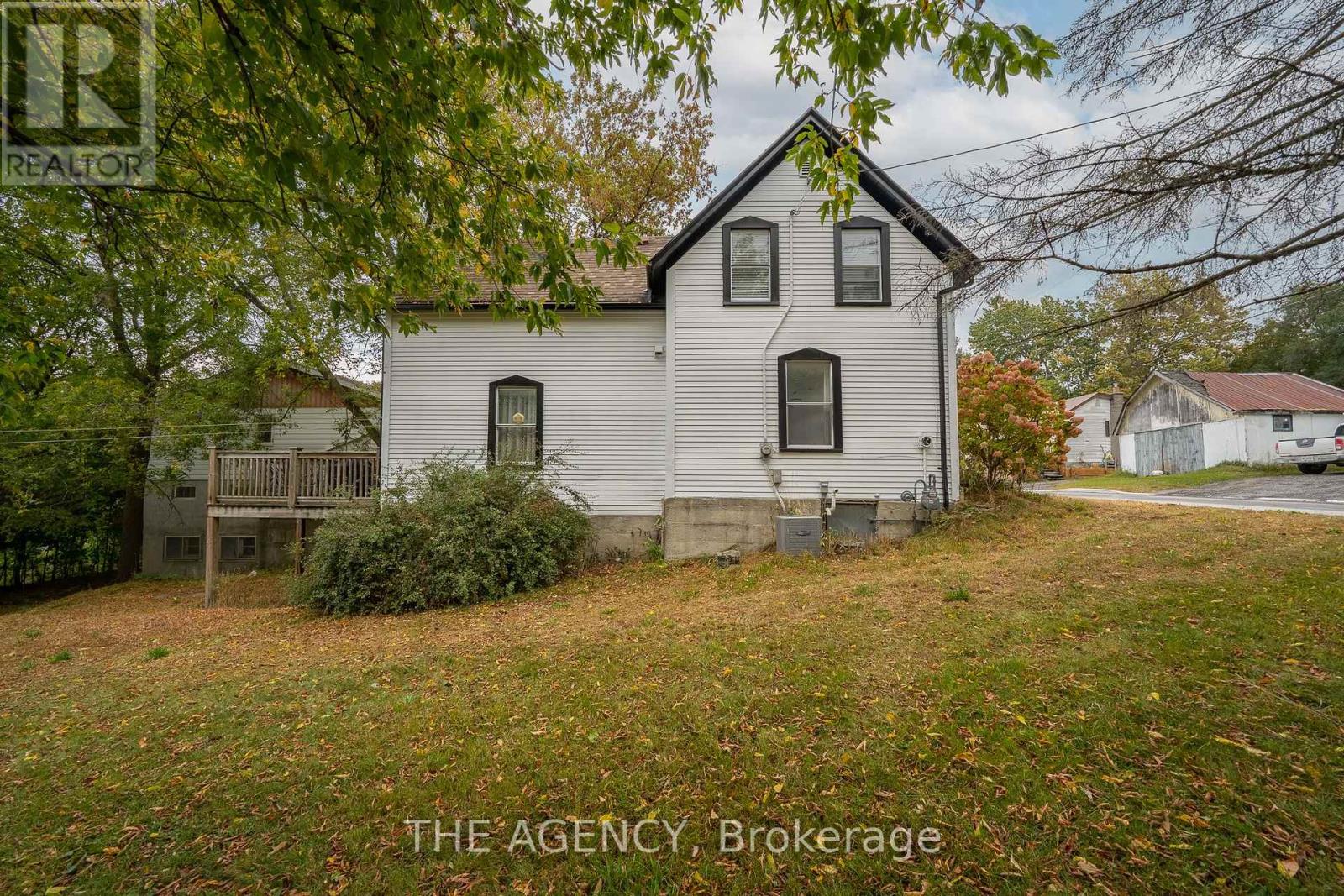 16 Elks Street, Prince Edward County, Ontario  K0K 2T0 - Photo 2 - X12372753