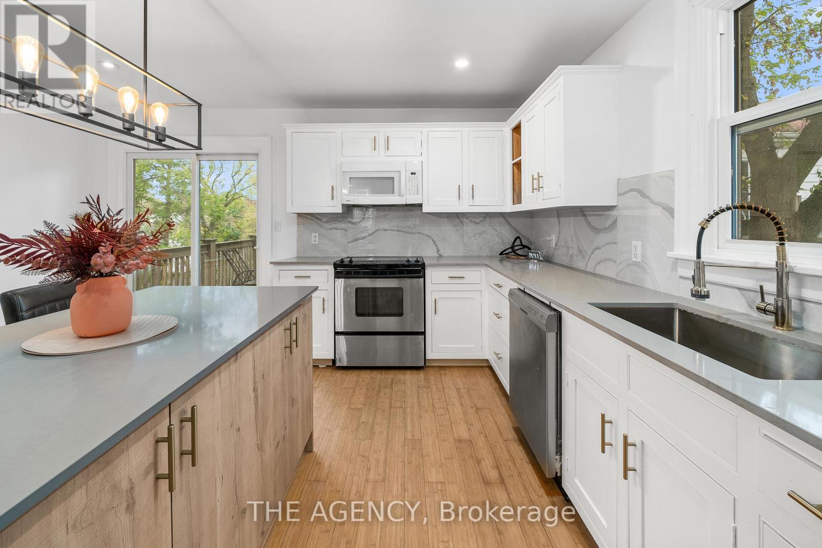 16 Elks Street, Prince Edward County, Ontario  K0K 2T0 - Photo 5 - X12372753