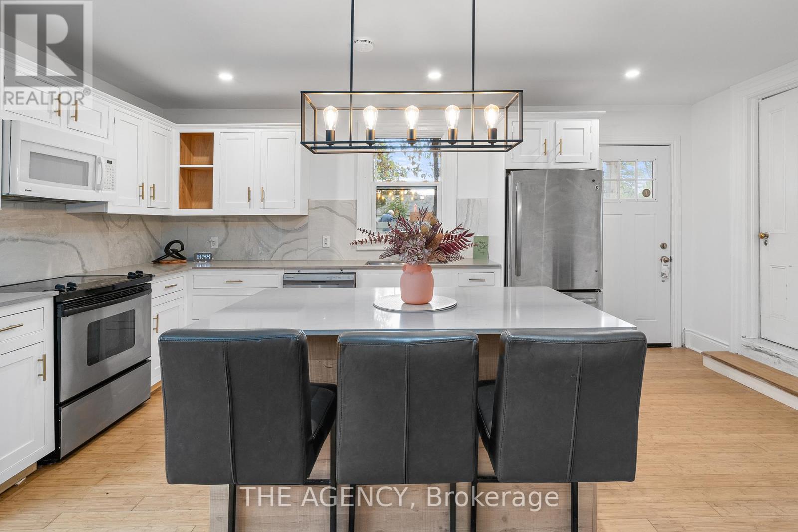 16 Elks Street, Prince Edward County, Ontario  K0K 2T0 - Photo 6 - X12372753