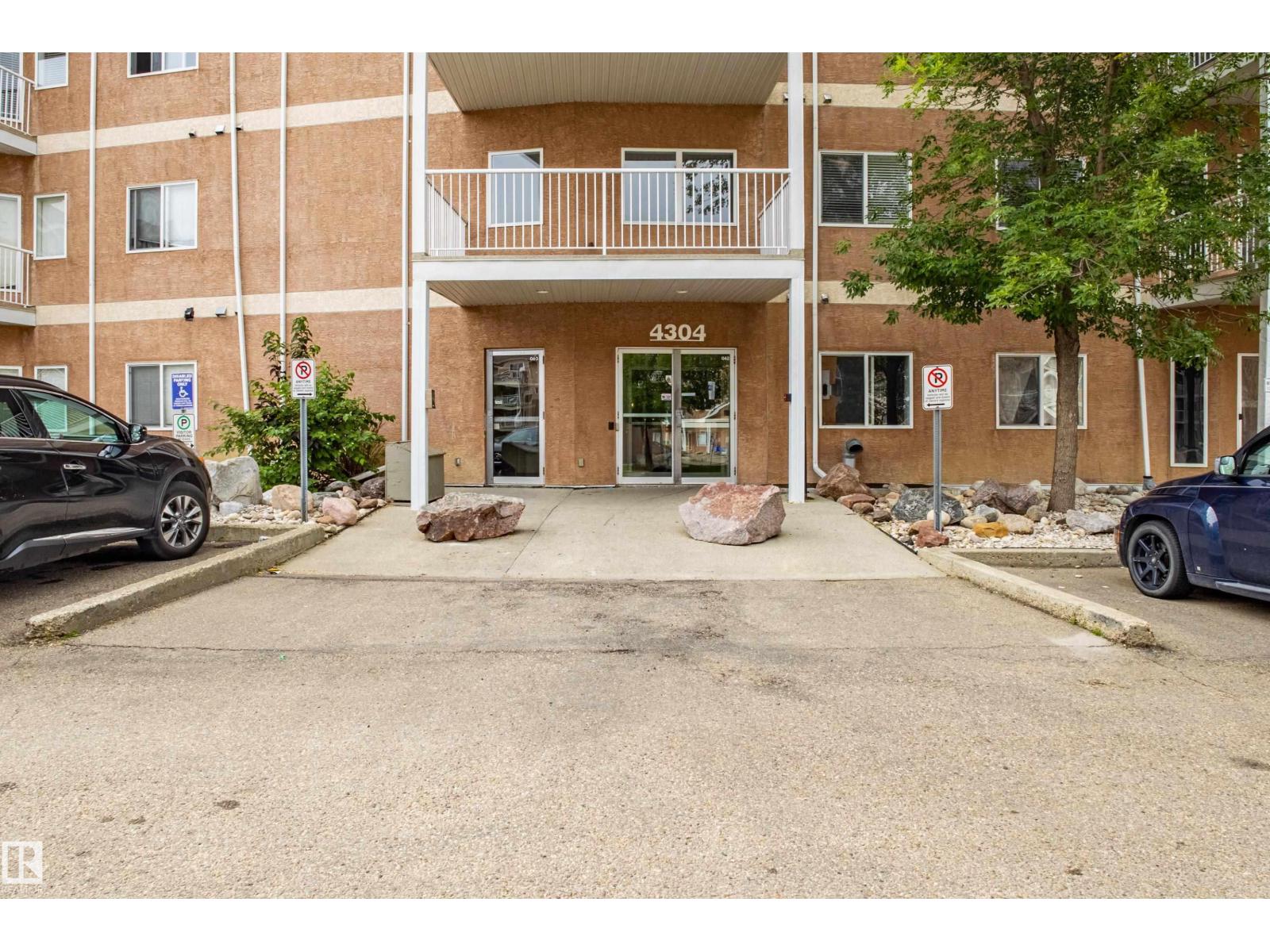 #326 4304 139 Av Nw, Edmonton, Alberta  T5Y 0H6 - Photo 2 - E4455549