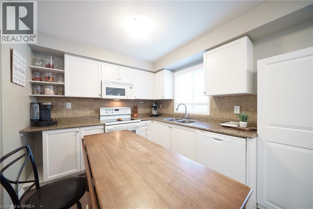 22 Hollinrake Avenue, Brantford, Ontario  N3T 0A6 - Photo 13 - 40763831