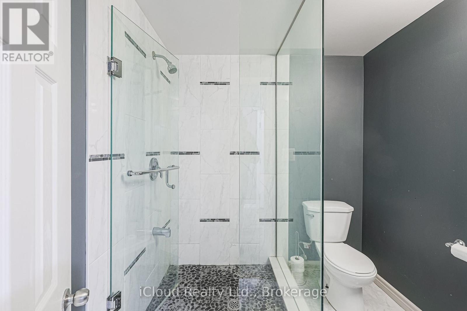 210 Miller Drive, Halton Hills, Ontario  L7G 6N3 - Photo 13 - W12358339