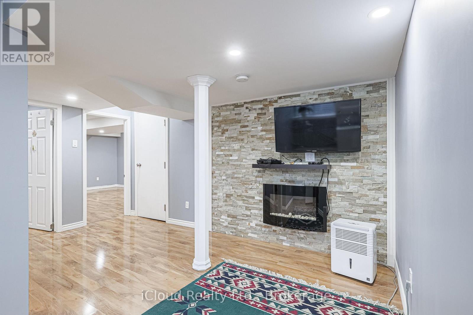 210 Miller Drive, Halton Hills, Ontario  L7G 6N3 - Photo 9 - W12358339