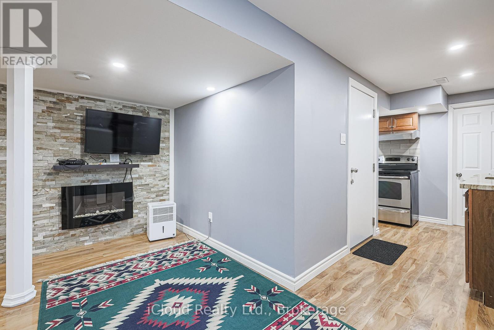 210 Miller Drive, Halton Hills, Ontario  L7G 6N3 - Photo 8 - W12358339