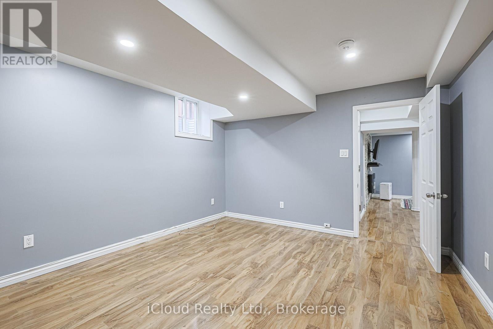 210 Miller Drive, Halton Hills, Ontario  L7G 6N3 - Photo 19 - W12358339