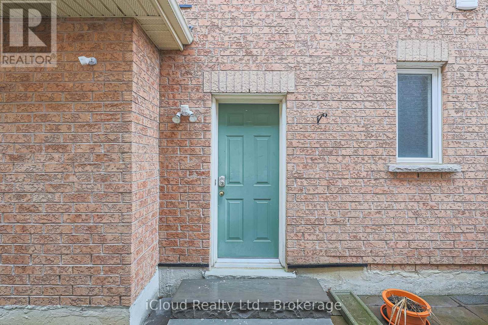 210 Miller Drive, Halton Hills, Ontario  L7G 6N3 - Photo 2 - W12358339