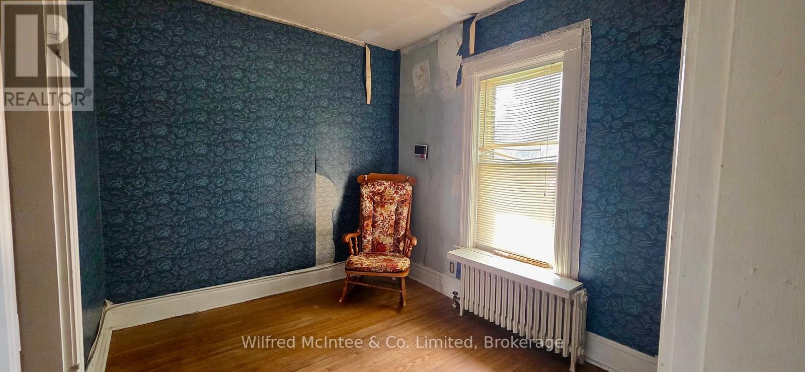 195 Minnie Street, North Huron, Ontario  N0G 2W0 - Photo 11 - X12372791