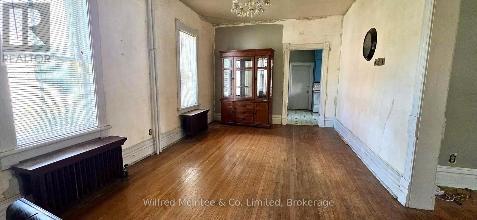 195 Minnie Street, North Huron, Ontario  N0G 2W0 - Photo 4 - X12372791