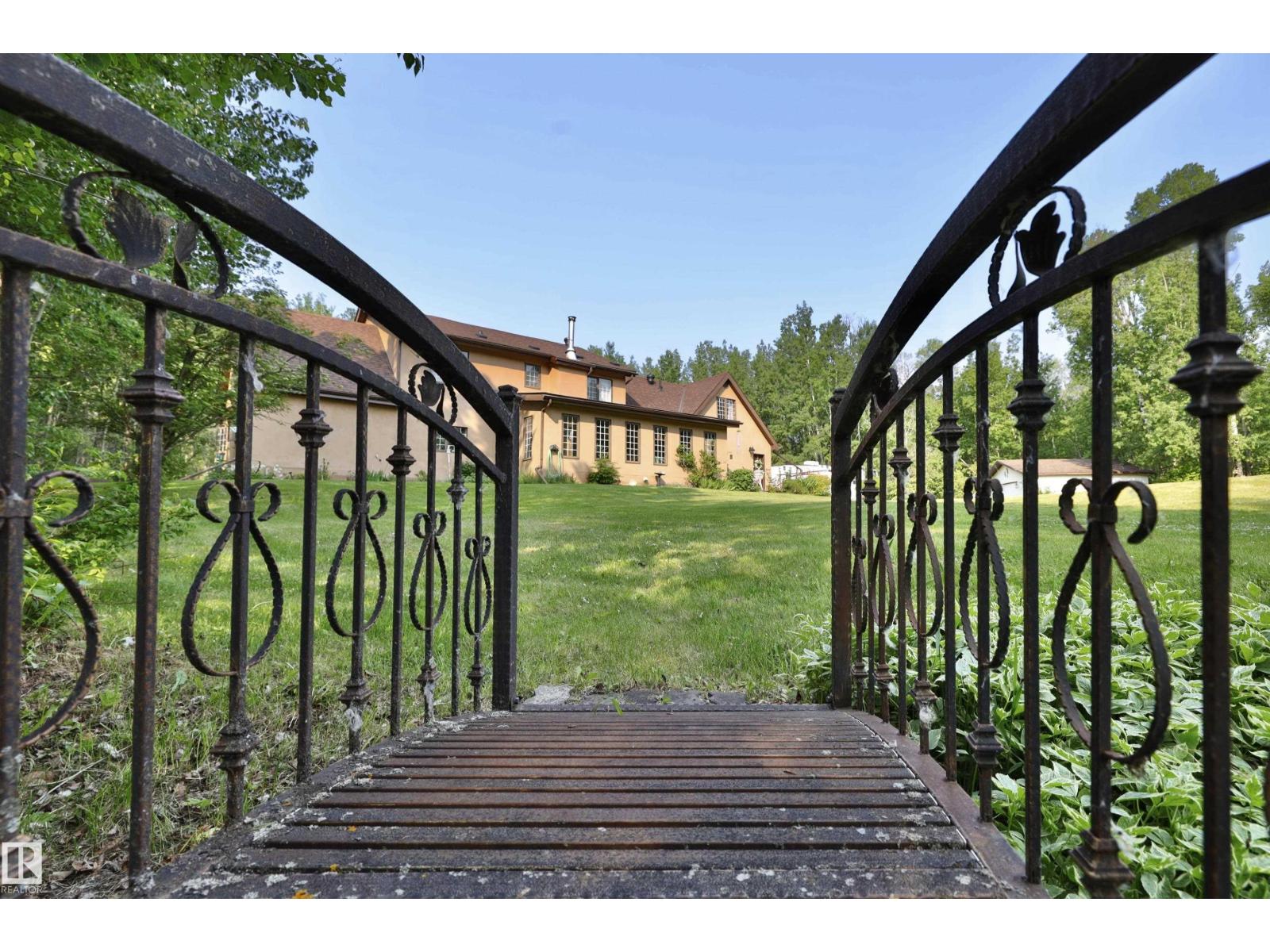 Property at 8002 45 ST image 3