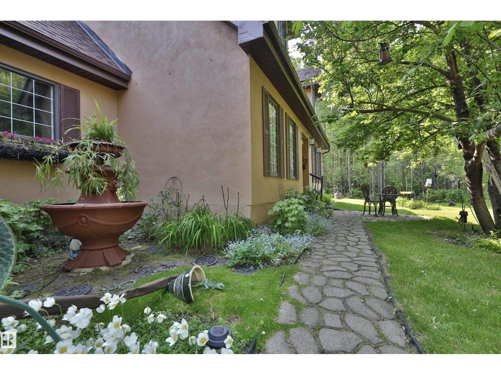 Property at 8002 45 ST image 4