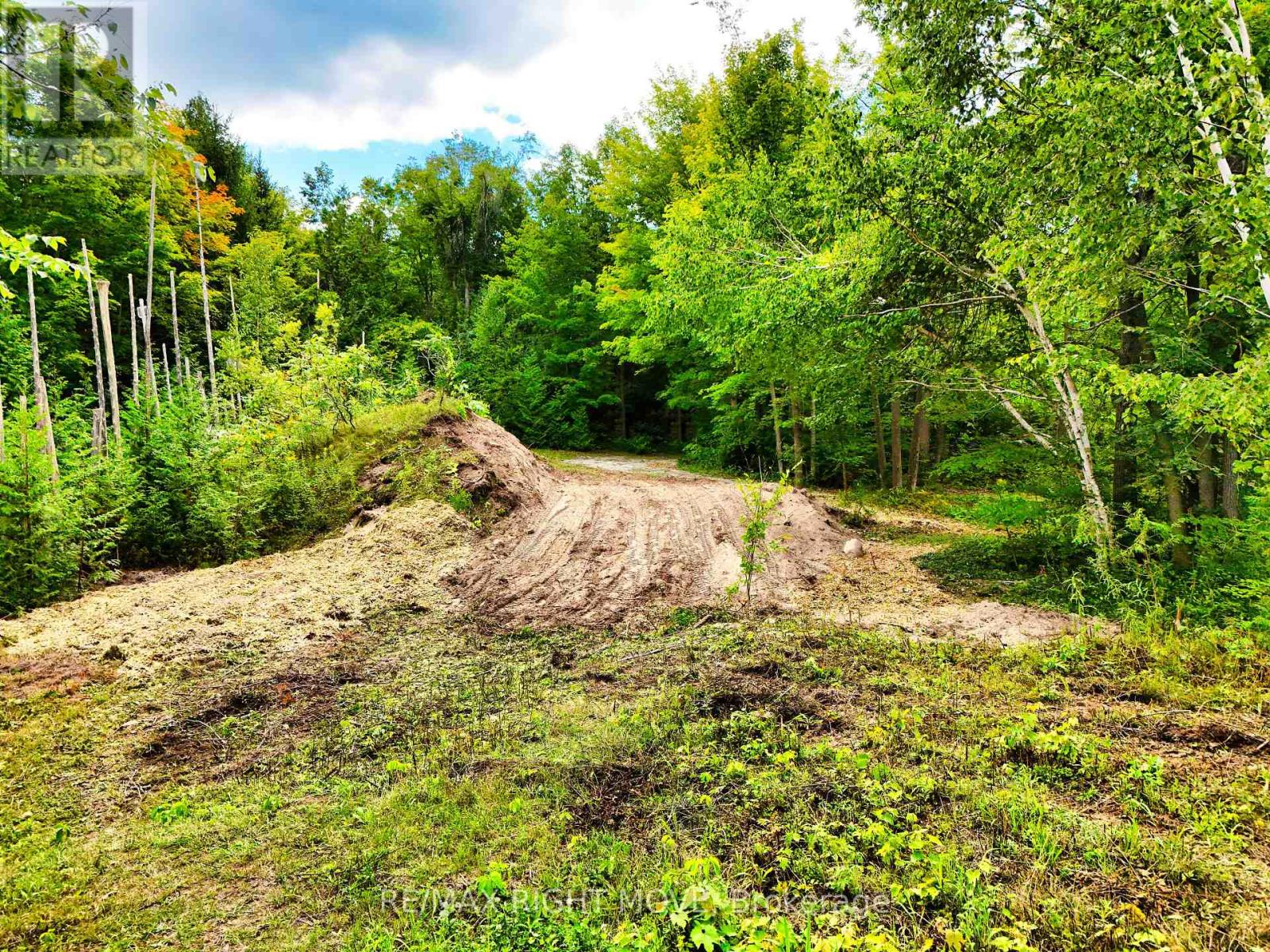 9 Beach Road, Oro-Medonte, Ontario  L3V 0R9 - Photo 11 - S12372775