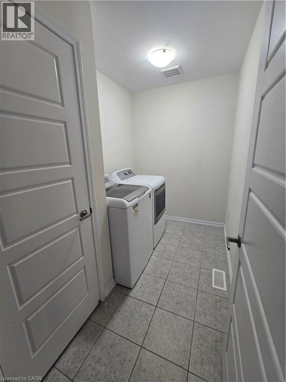 8824 Sourgum Avenue, Niagara Falls, Ontario  L2H 3S3 - Photo 7 - 40764926