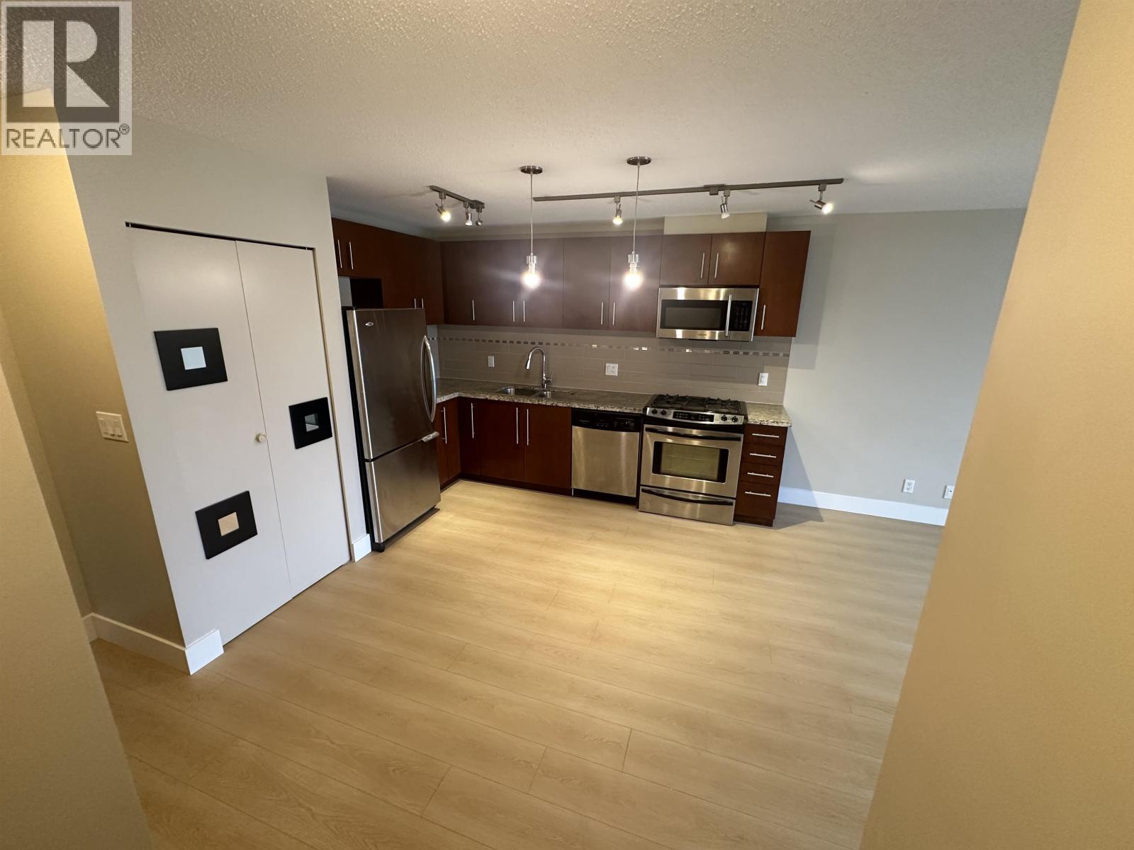 1302 8288 Lansdowne Road, Richmond, British Columbia  V6X 0B3 - Photo 2 - R3004945