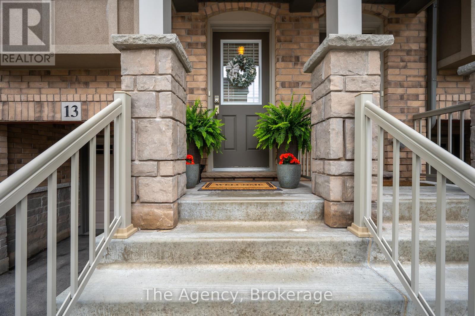 13 - 201 Westbank Trail, Hamilton, Ontario  L6J 1H6 - Photo 2 - X12372801