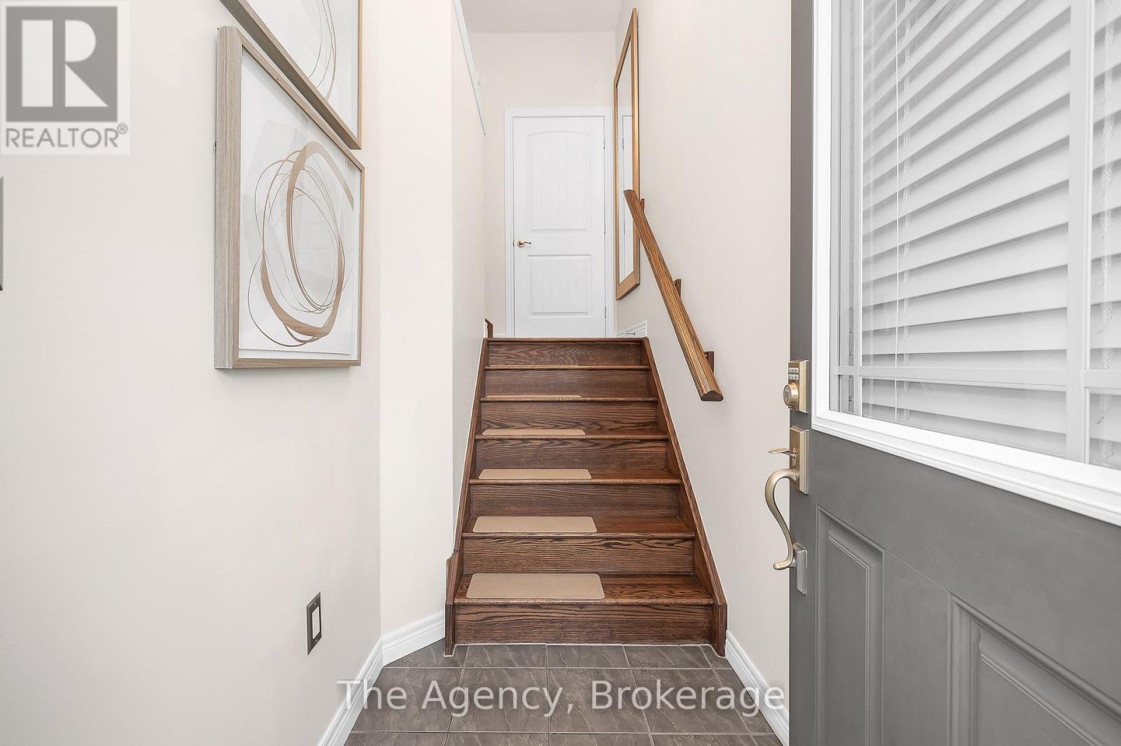 13 - 201 Westbank Trail, Hamilton, Ontario  L6J 1H6 - Photo 3 - X12372801