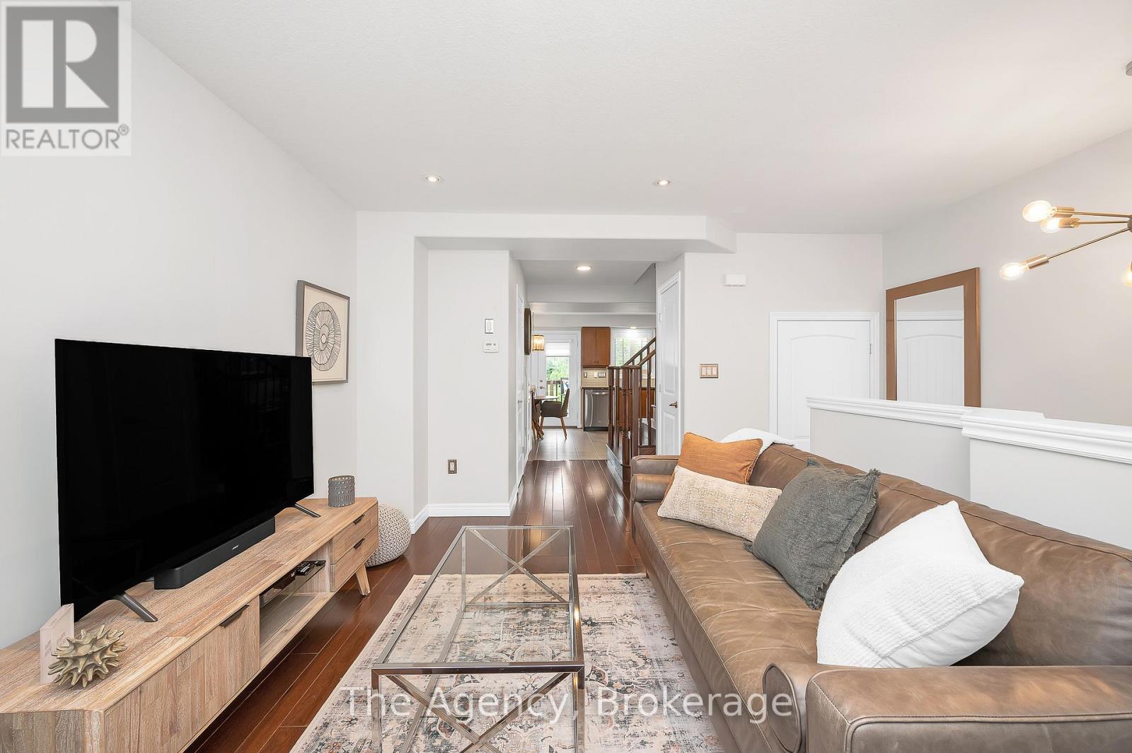 13 - 201 Westbank Trail, Hamilton, Ontario  L6J 1H6 - Photo 5 - X12372801