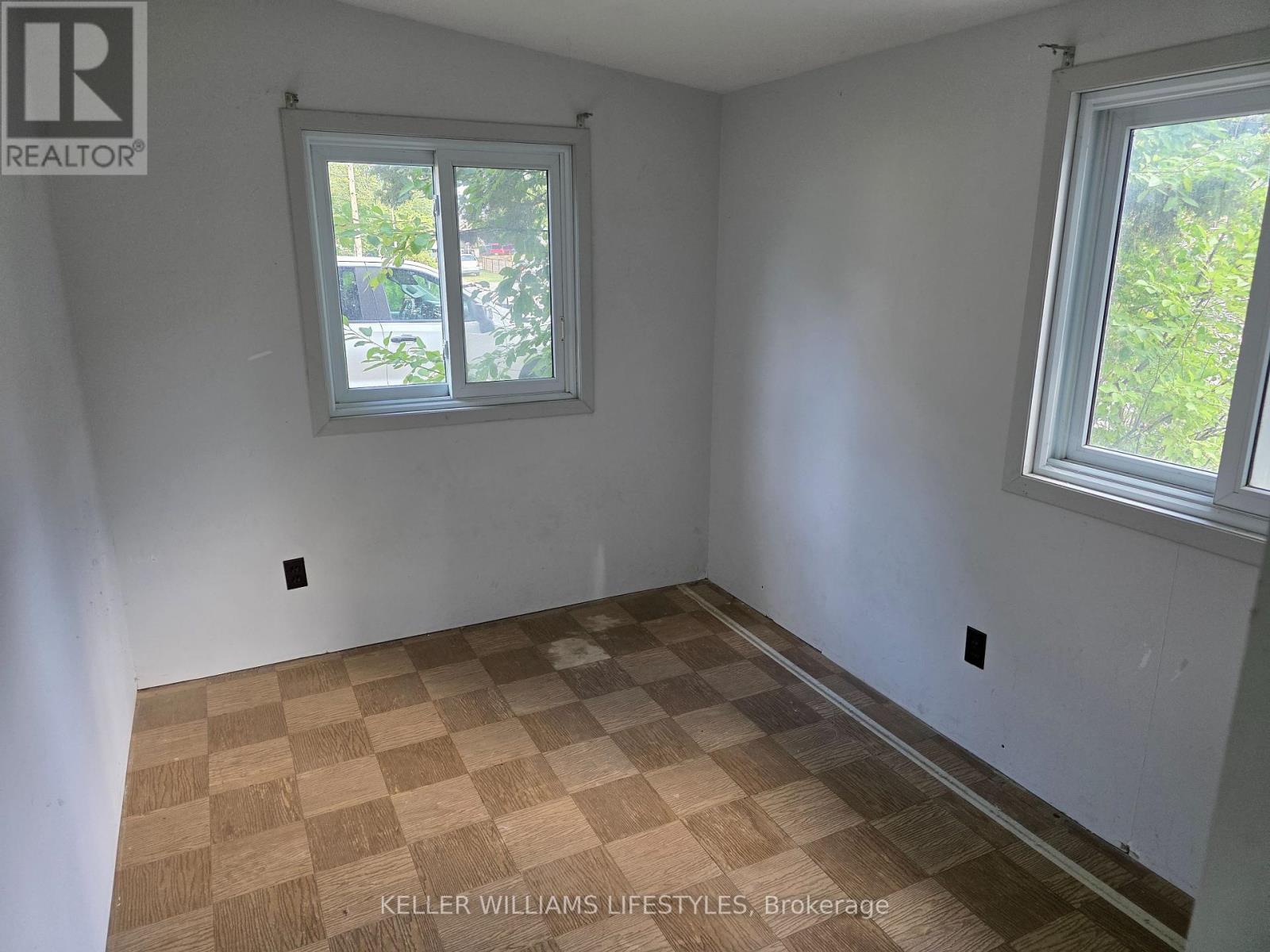 58 Centre Street, Lambton Shores, Ontario  N0M 1T0 - Photo 15 - X12368912