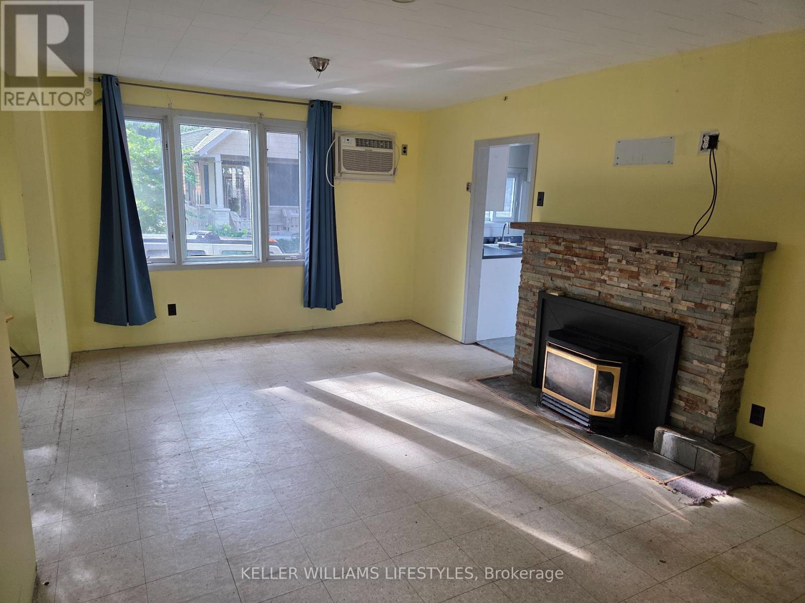 58 Centre Street, Lambton Shores, Ontario  N0M 1T0 - Photo 13 - X12368912