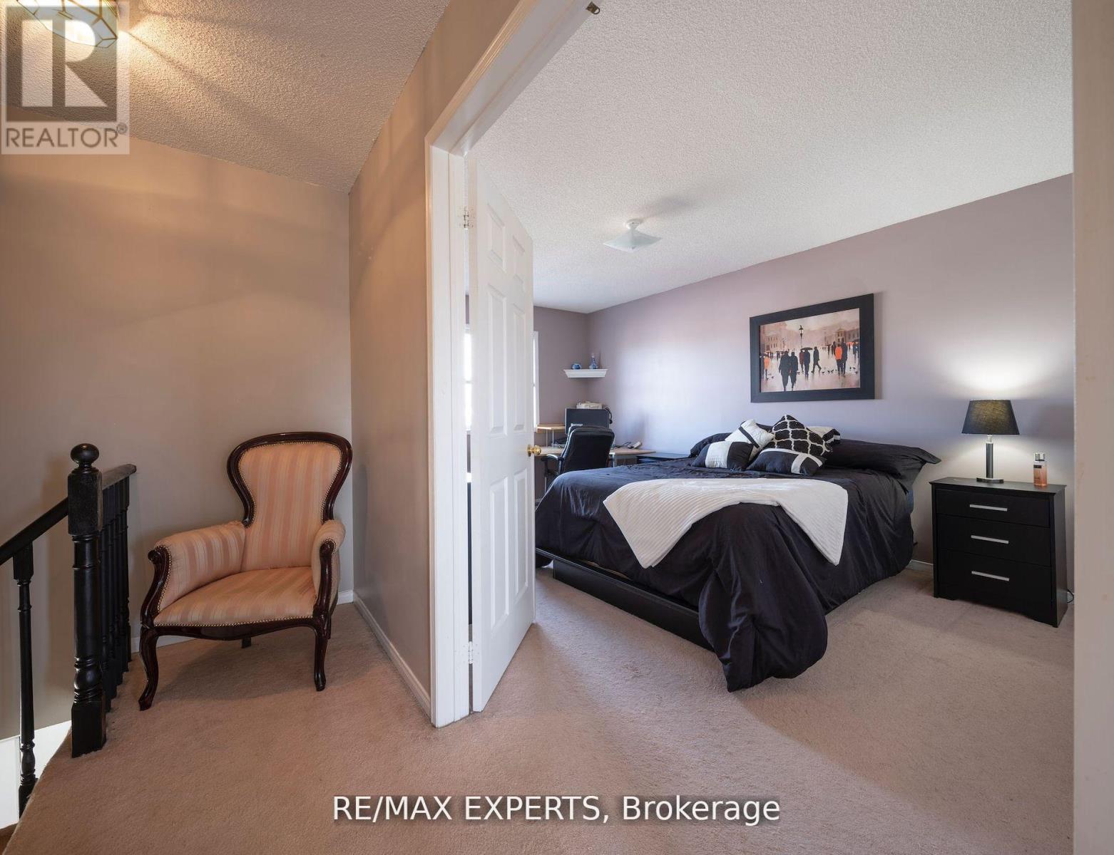 272 Hoover Park Drive, Whitchurch-Stouffville, Ontario  L4A 1K9 - Photo 18 - N12372806