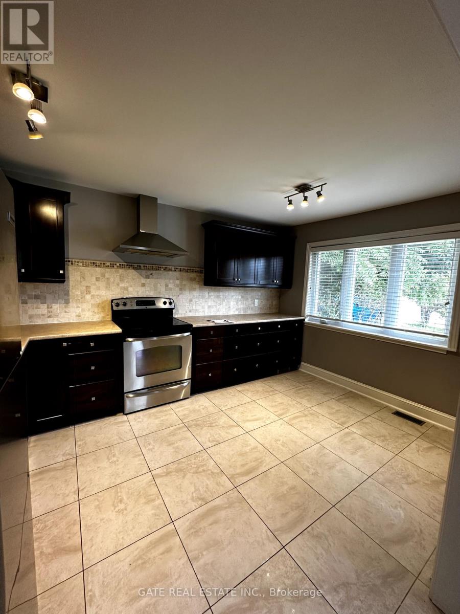86 Bond Crescent, Richmond Hill, Ontario  L4E 3K7 - Photo 1 - N12372828