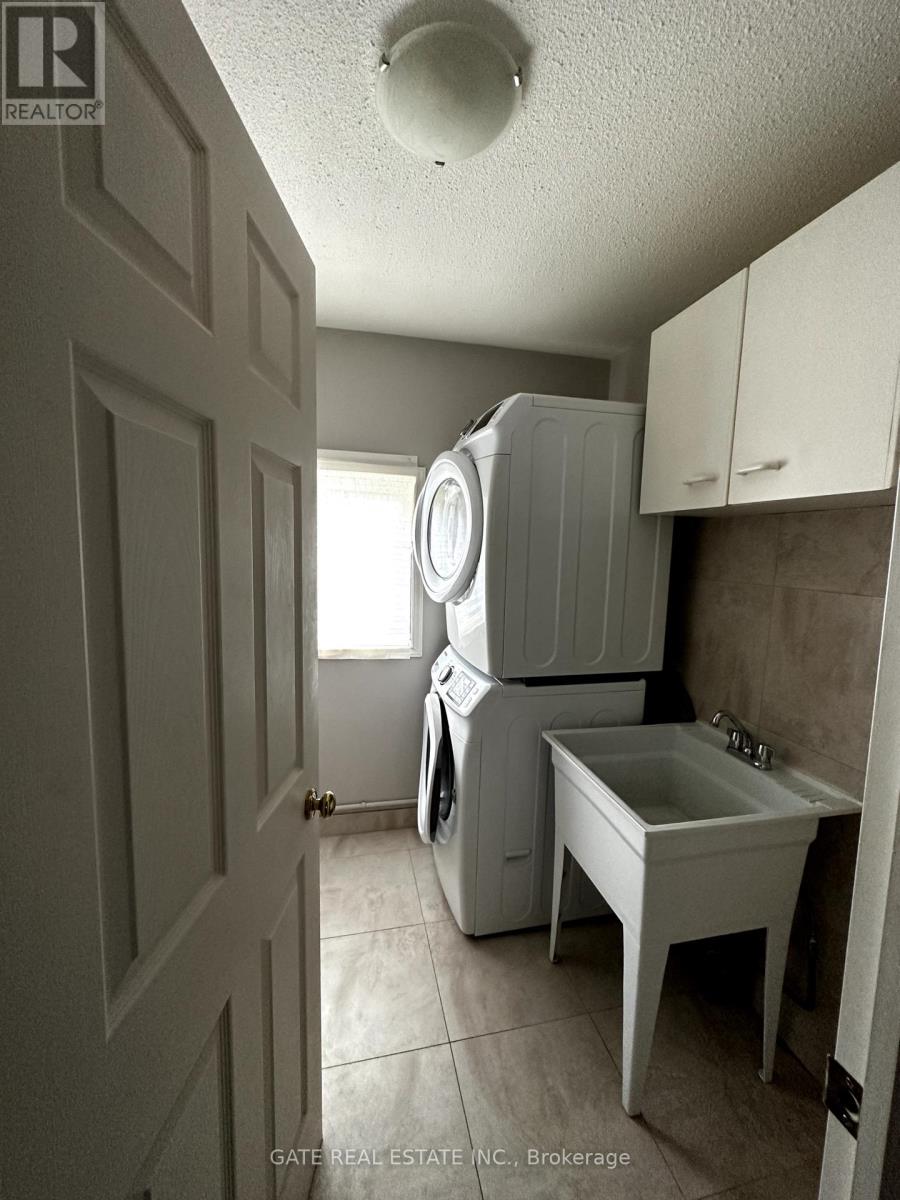 86 Bond Crescent, Richmond Hill, Ontario  L4E 3K7 - Photo 12 - N12372828