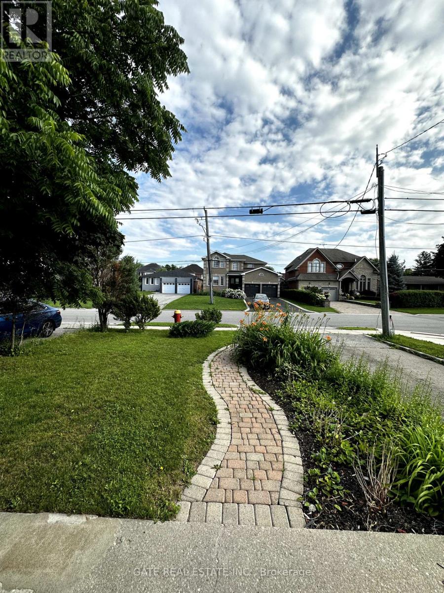 86 Bond Crescent, Richmond Hill, Ontario  L4E 3K7 - Photo 19 - N12372828