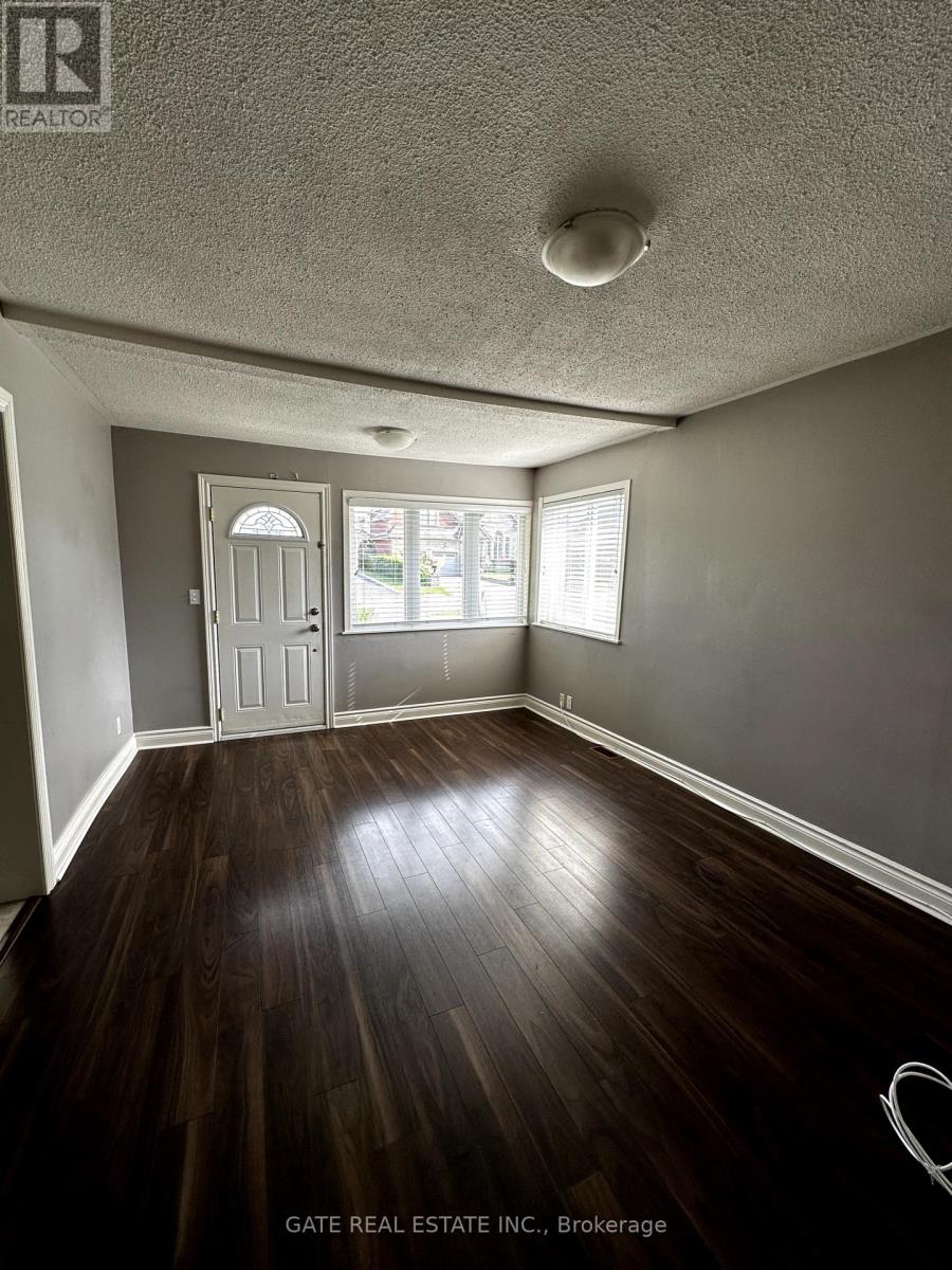 86 Bond Crescent, Richmond Hill, Ontario  L4E 3K7 - Photo 7 - N12372828