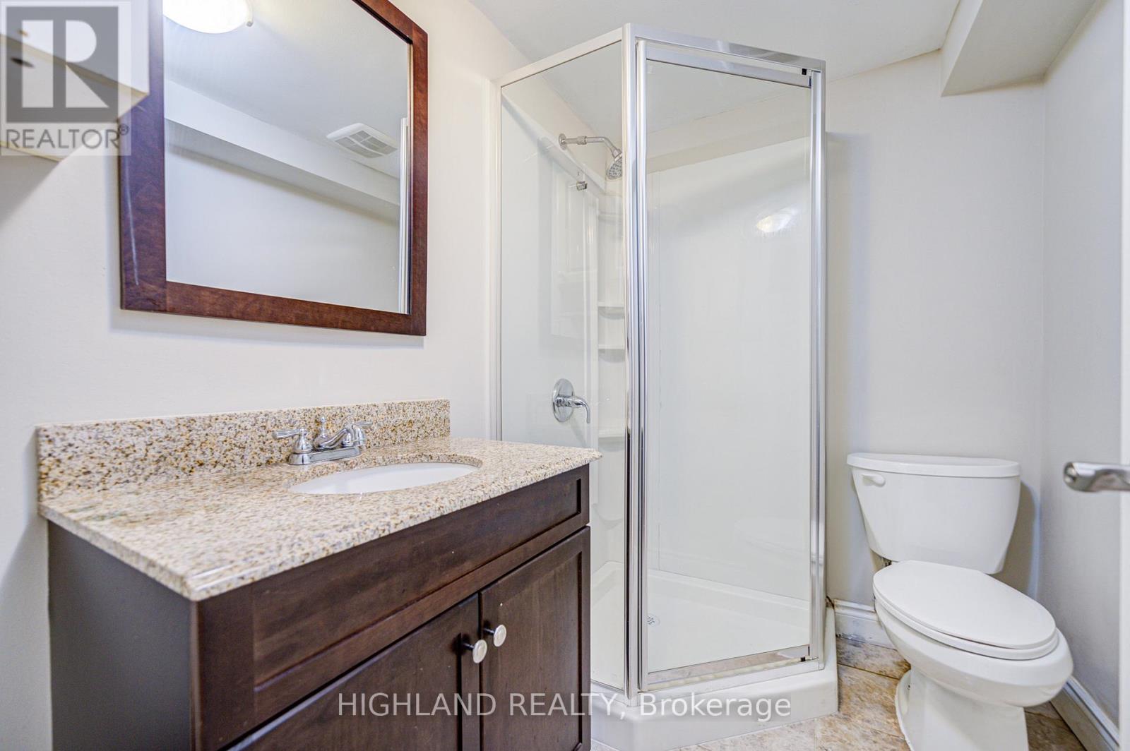 38 Esmond Crescent, Toronto, Ontario  M9W 3P8 - Photo 21 - W12372830