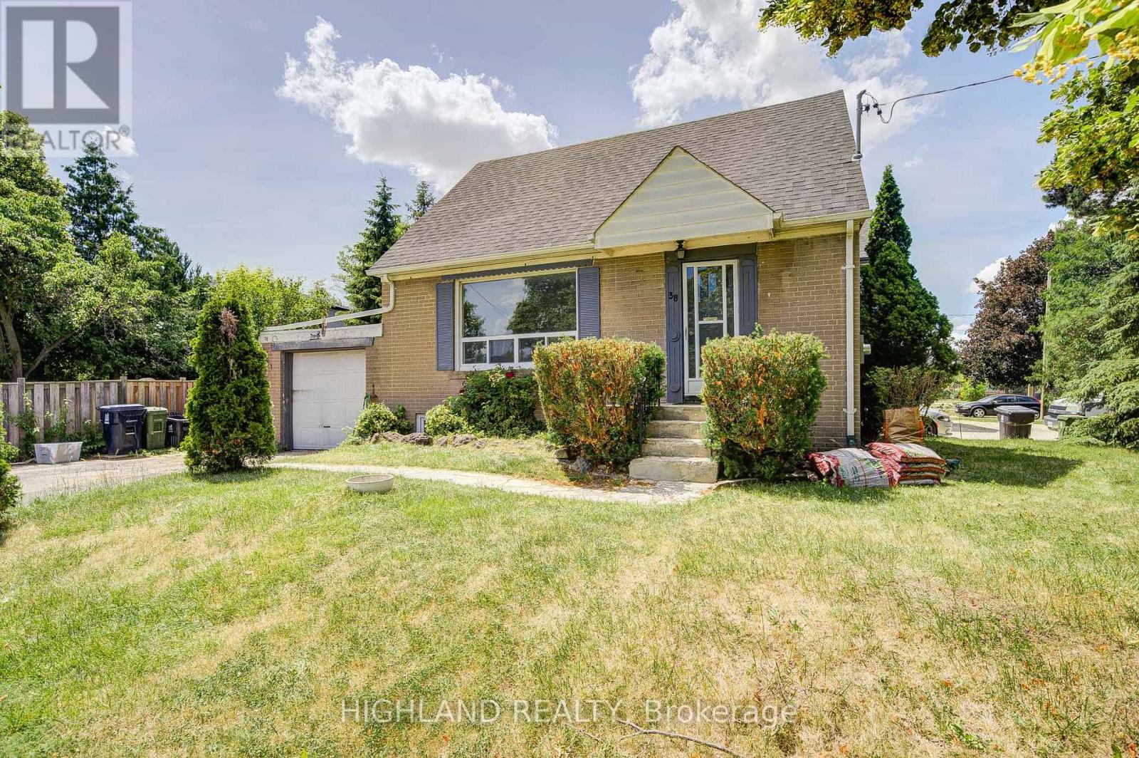 38 Esmond Crescent, Toronto, Ontario  M9W 3P8 - Photo 26 - W12372830