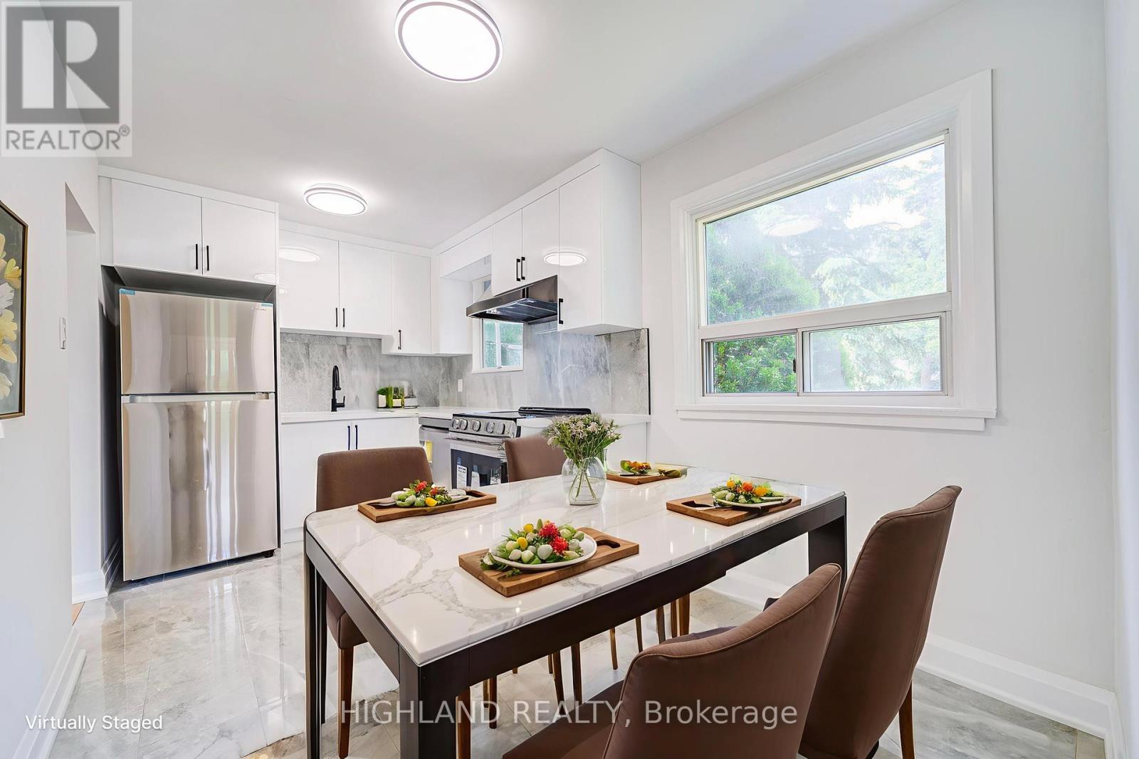 38 Esmond Crescent, Toronto, Ontario  M9W 3P8 - Photo 6 - W12372830