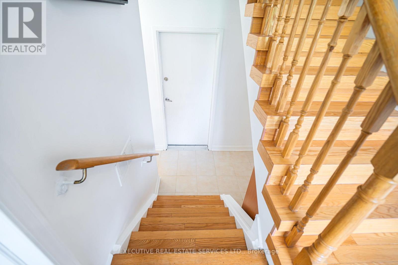 24 Michael Power Place, Toronto (Islington-City Centre West), Ontario  M9A 5G9 - Photo 13 - W12372837