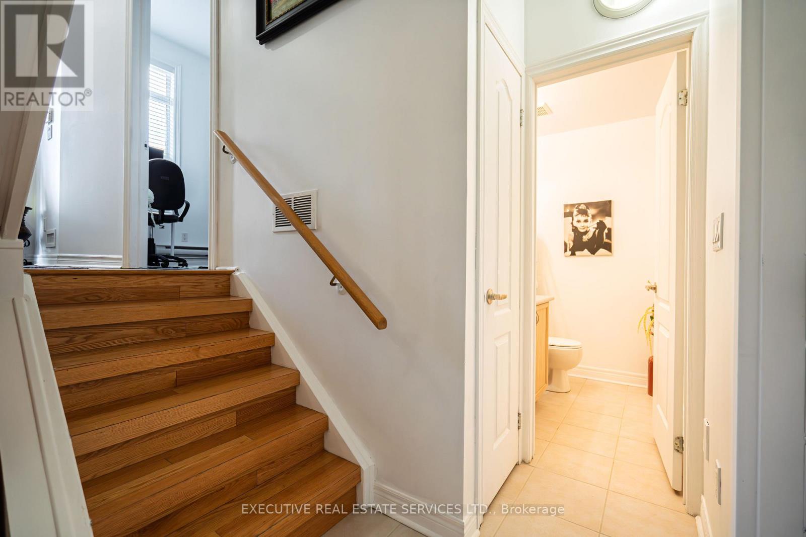 24 Michael Power Place, Toronto (Islington-City Centre West), Ontario  M9A 5G9 - Photo 15 - W12372837