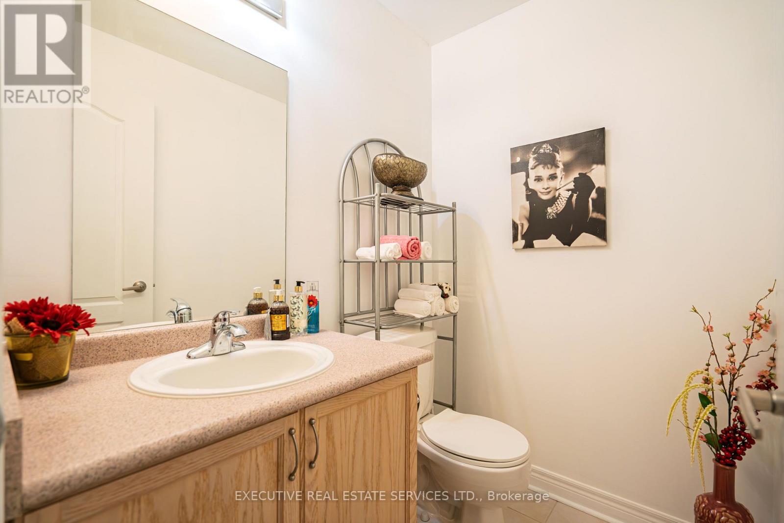 24 Michael Power Place, Toronto (Islington-City Centre West), Ontario  M9A 5G9 - Photo 16 - W12372837