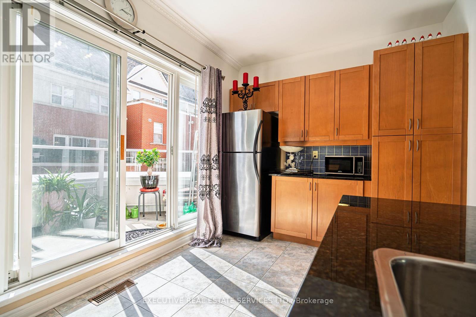 24 Michael Power Place, Toronto, Ontario  M9A 5G9 - Photo 26 - W12372837