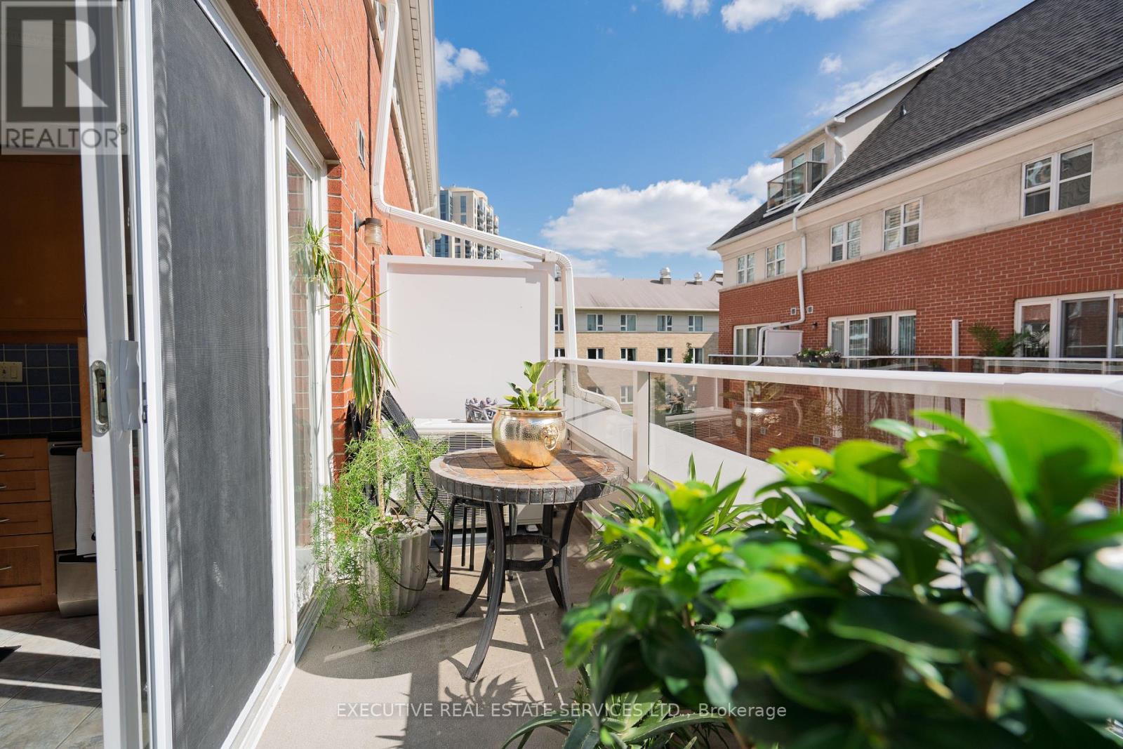 24 Michael Power Place, Toronto, Ontario  M9A 5G9 - Photo 27 - W12372837