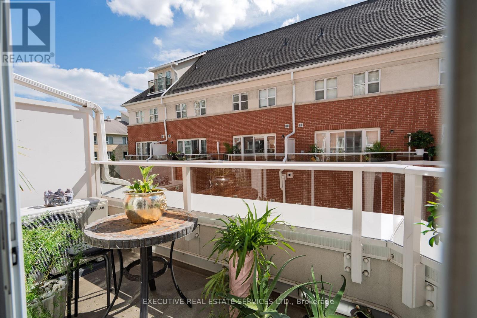24 Michael Power Place, Toronto, Ontario  M9A 5G9 - Photo 28 - W12372837