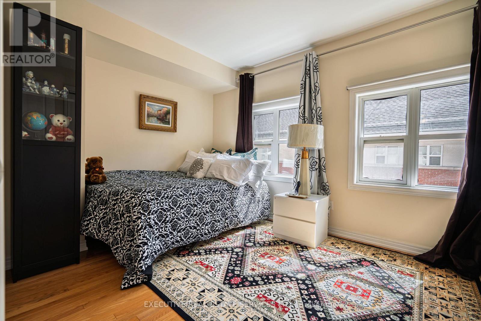 24 Michael Power Place, Toronto, Ontario  M9A 5G9 - Photo 31 - W12372837