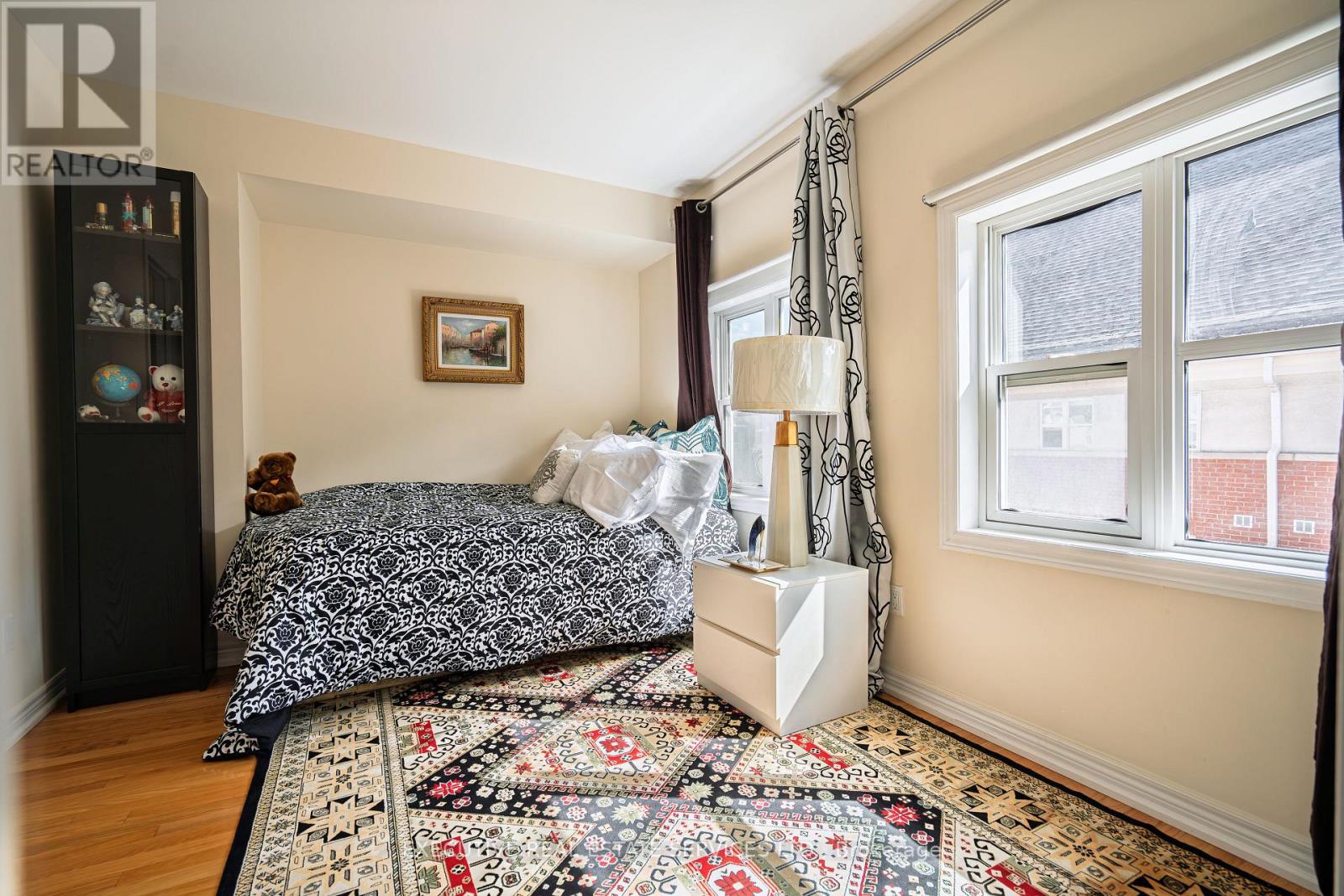 24 Michael Power Place, Toronto, Ontario  M9A 5G9 - Photo 32 - W12372837