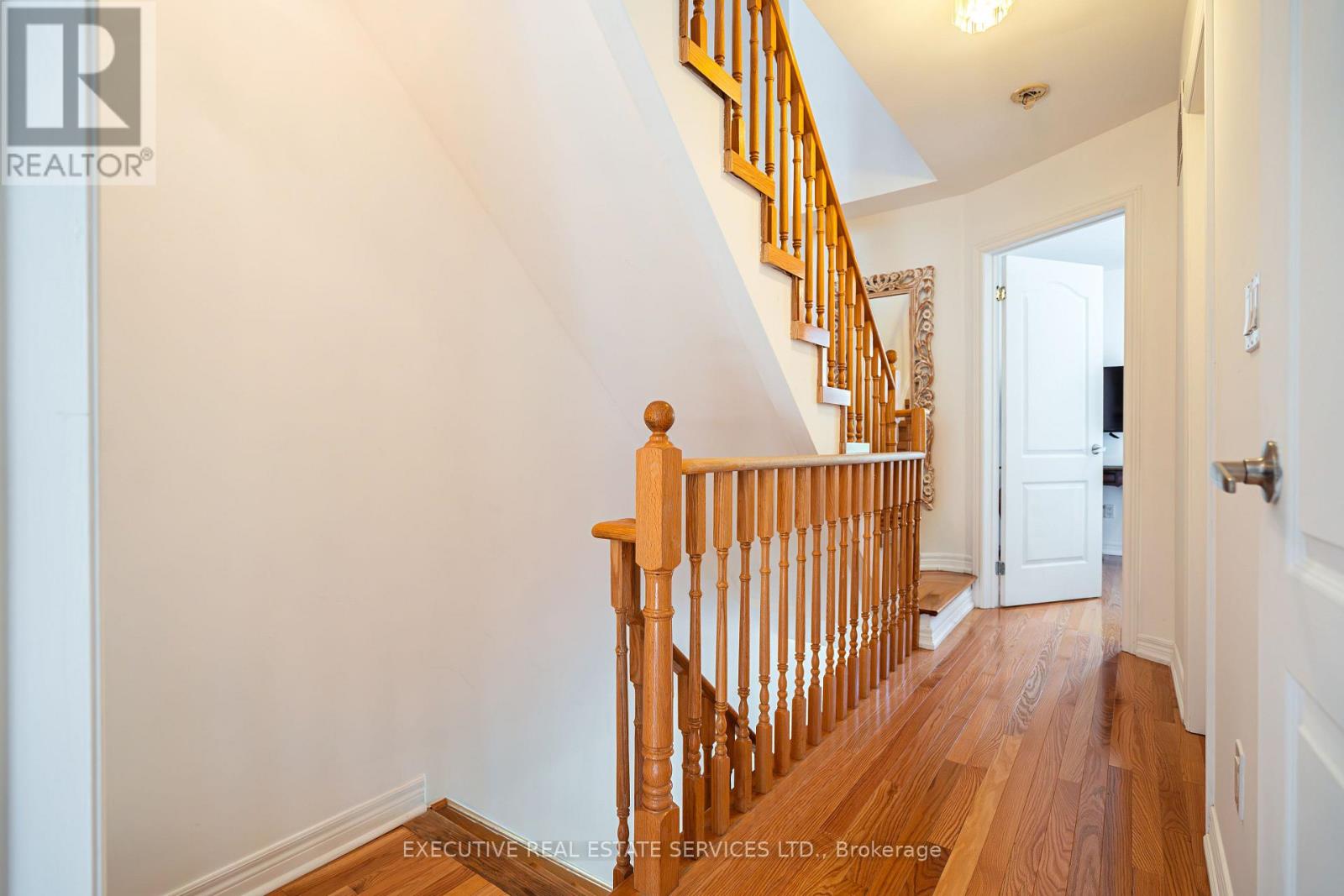 24 Michael Power Place, Toronto, Ontario  M9A 5G9 - Photo 34 - W12372837