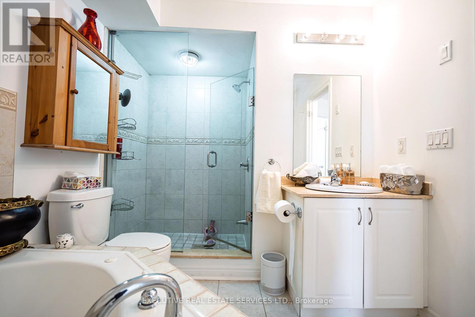 24 Michael Power Place, Toronto, Ontario  M9A 5G9 - Photo 37 - W12372837