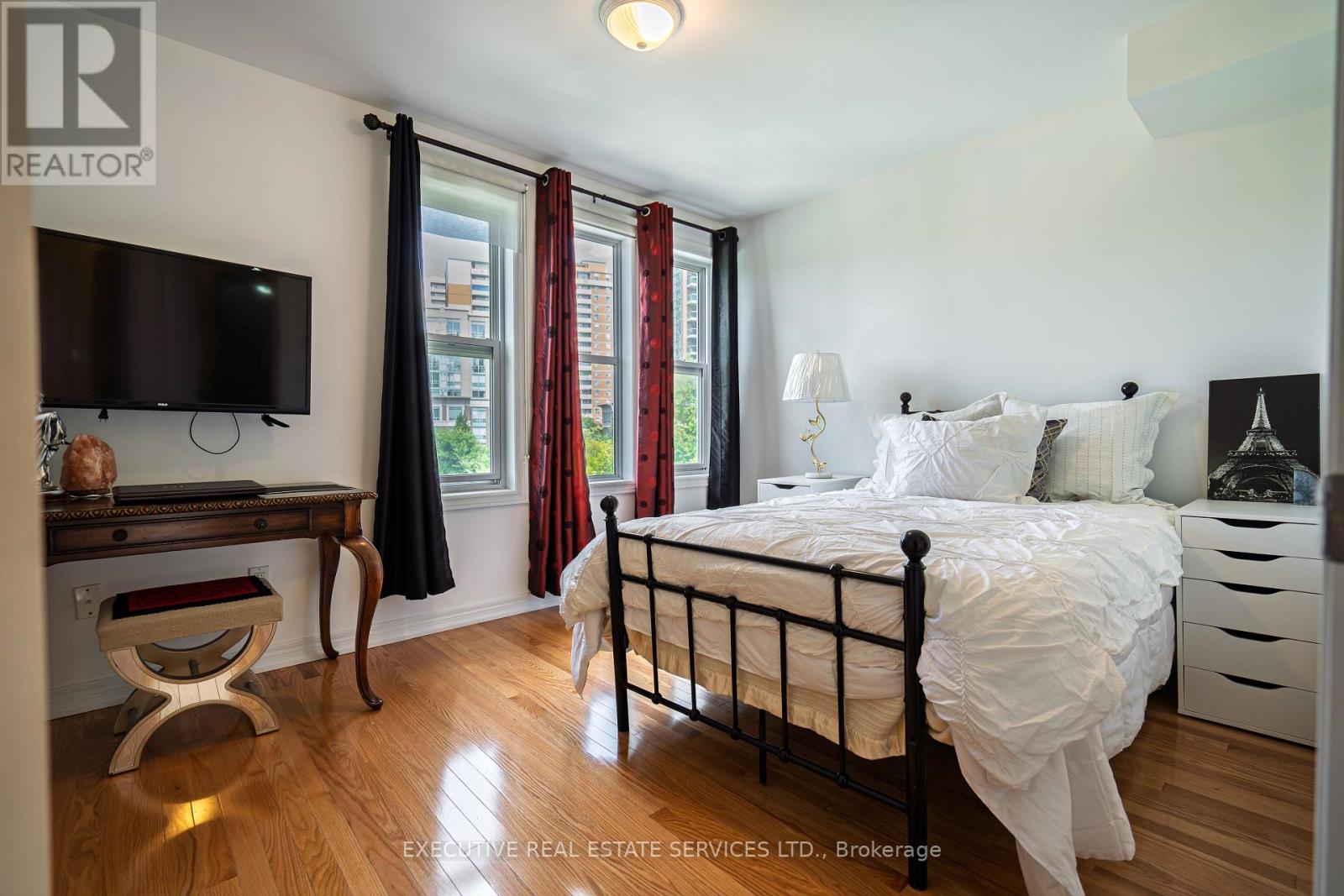 24 Michael Power Place, Toronto, Ontario  M9A 5G9 - Photo 39 - W12372837