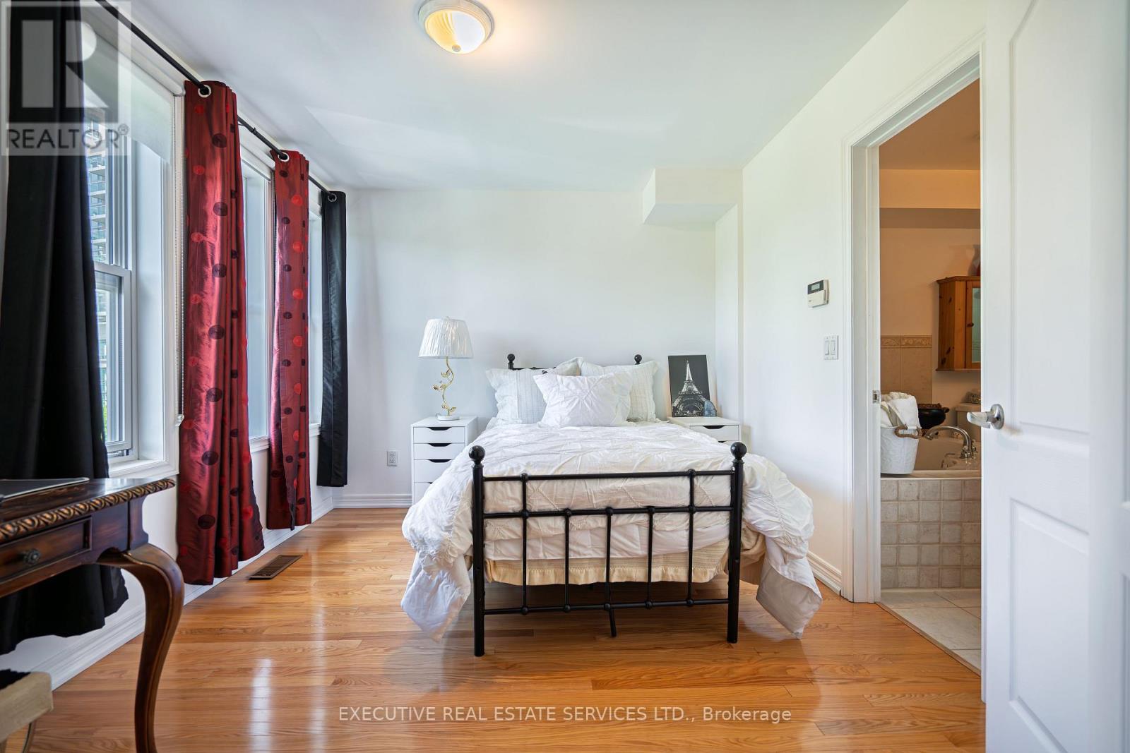 24 Michael Power Place, Toronto, Ontario  M9A 5G9 - Photo 40 - W12372837