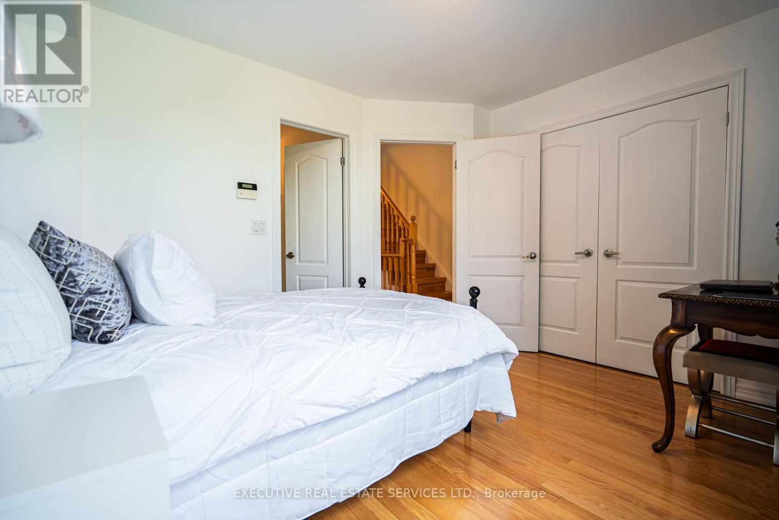 24 Michael Power Place, Toronto, Ontario  M9A 5G9 - Photo 41 - W12372837