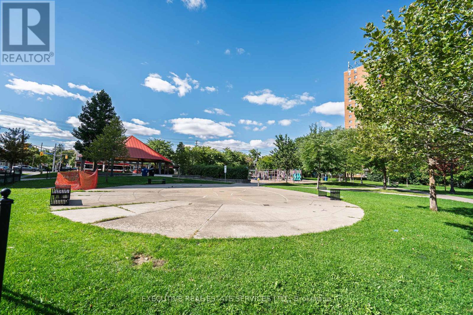 24 Michael Power Place, Toronto, Ontario  M9A 5G9 - Photo 50 - W12372837