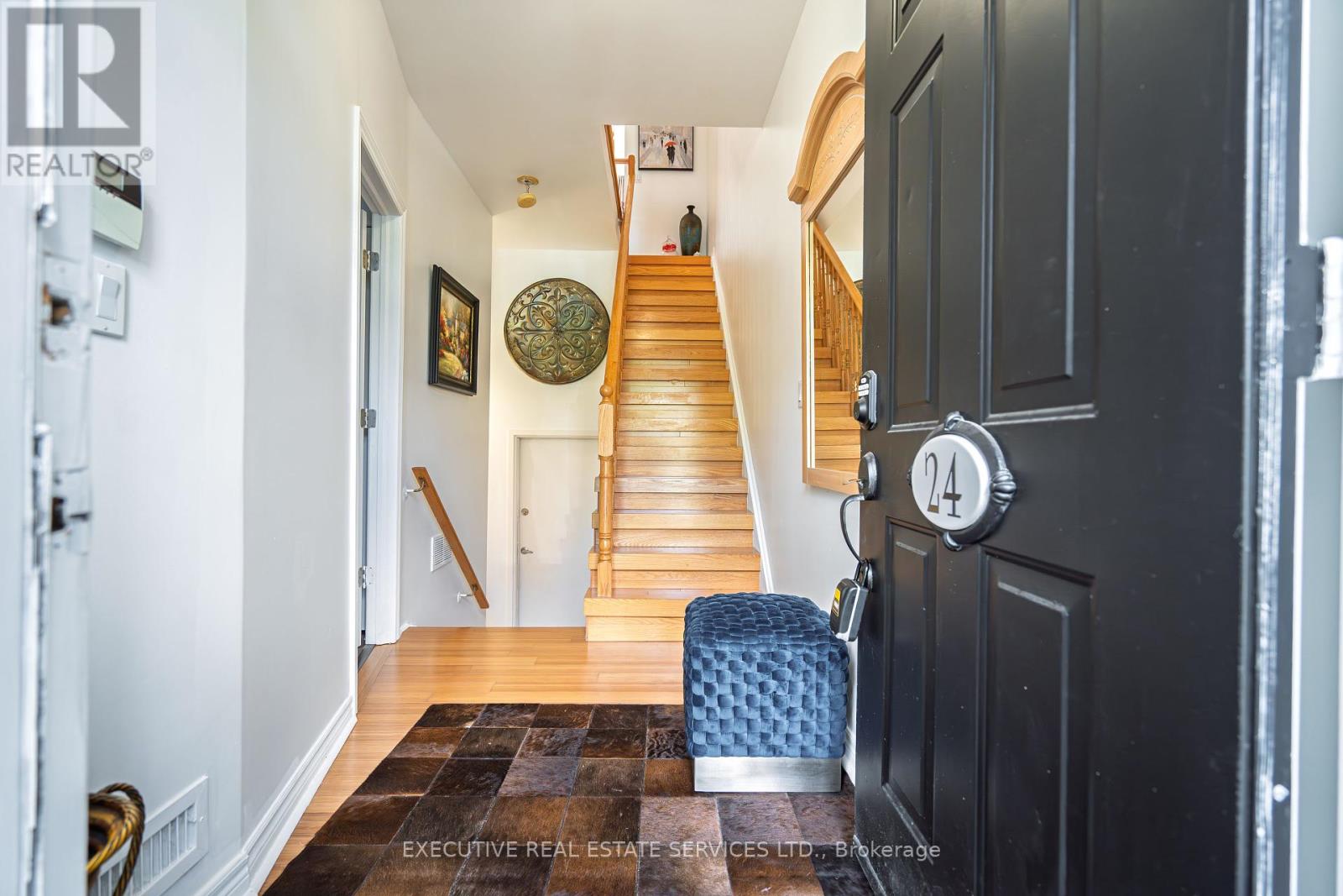 24 Michael Power Place, Toronto (Islington-City Centre West), Ontario  M9A 5G9 - Photo 8 - W12372837