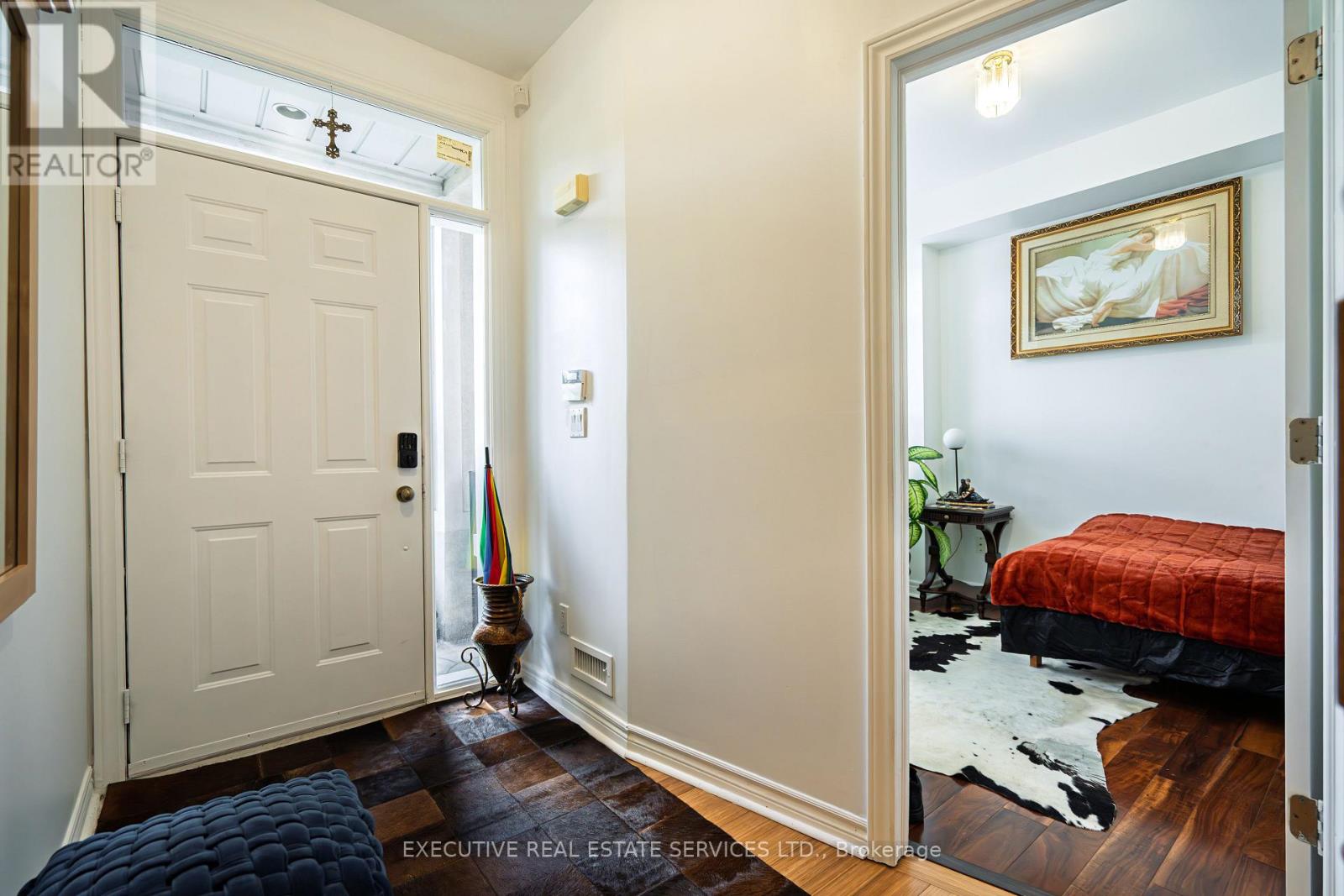 24 Michael Power Place, Toronto (Islington-City Centre West), Ontario  M9A 5G9 - Photo 9 - W12372837