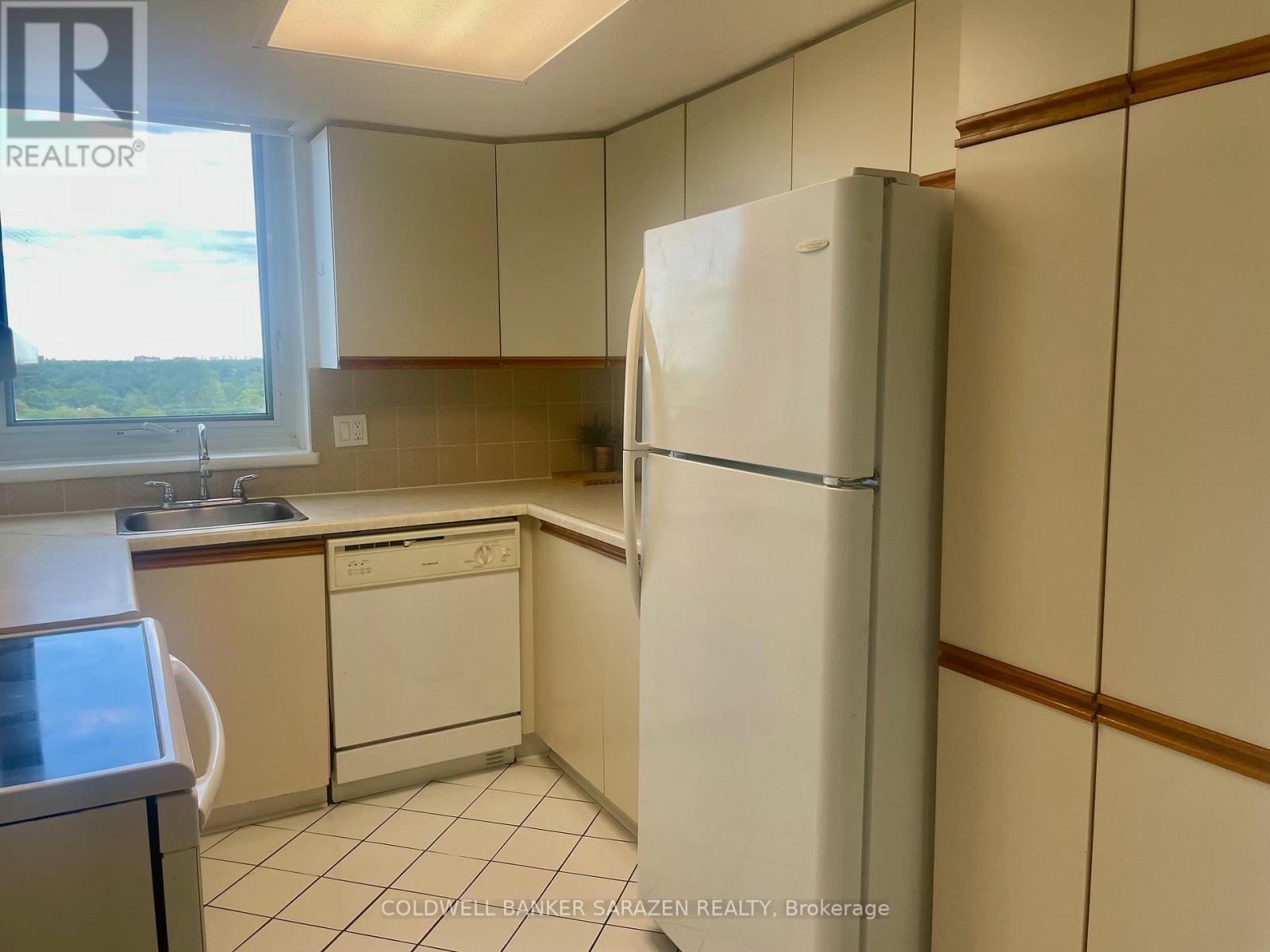 1215 - 80 Sandcastle Drive, Ottawa, Ontario  K2H 9E7 - Photo 10 - X12362661