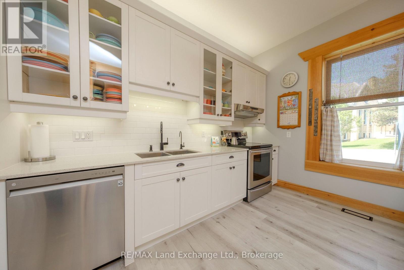 511 Havelock Street, Huron-Kinloss, Ontario  N0G 2H0 - Photo 22 - X12372855